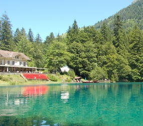 Piknik Bersama di Blausee