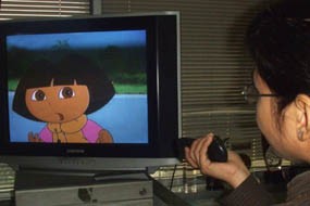 Jatah Nonton TV Buat Anak Cukup 2 Jam Saja