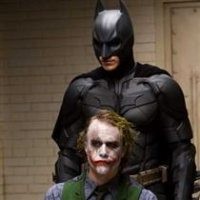 Batman Siap Hajar Joker di Ponsel