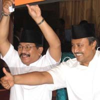 3 Lembaga Survei Menangkan Soekarwo-Gus Ipul 