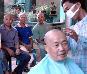 Suara KarSa Unggul, Kepala Desa Ramai-ramai Cukur Gundul