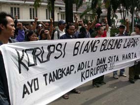 Gantung Koruptor Biar Kapok!