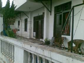 Dua Bom Molotov Dilemparkan Warga ke Asrama Putri SETIA