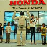 Aksi Asimo Digelar Tiga Hari di Surabaya