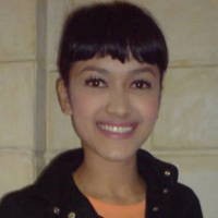 Julia Perez Ditegur karena Pamer Punggung