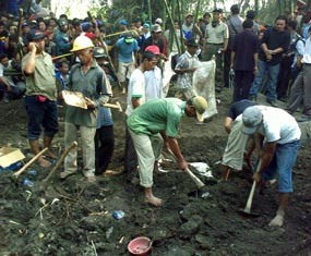 Penyisiran Rumah Ryan Distop, Dilanjutkan Besok Pagi
