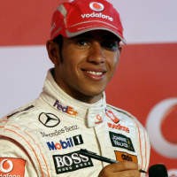 Hamilton Mengejar Hat-trick dan Schumi