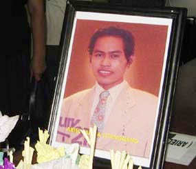 Hujan Air Mata Sambut Ariel di Cimanggis