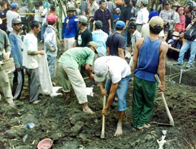 Cari Mayat, Septic Tank Rumah Ryan Disedot