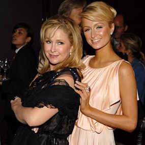 Iklan McCain Bikin Geram Ibu Paris Hilton