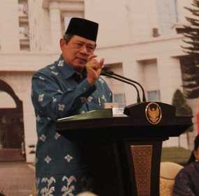 Gambar SBY di Jembatan Ampera Diturunkan