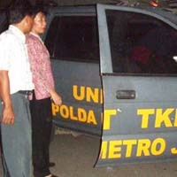Lubang Bekas Peluru di Kaca Ruangan DPR Masih Menganga