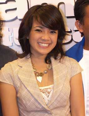 Warna warninya Nirina  Zubir 