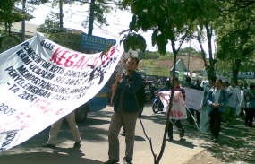 Usut Dugaan Korupsi Dada Rosada, Mahasiswa Demo Kejati Jabar 