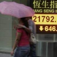 Badai Kammuri Hentikan Pasar Finansial Hong Kong