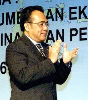 KPK Periksa Paskah Suzetta