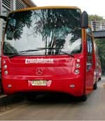 Rambu Busway di Seberang Kejaksaan Agung Jatuh