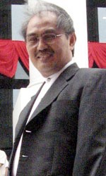 Baju Khusus Oke, Tapi Hindari Sorot Muka Tersangka Korupsi