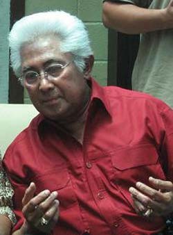 Adnan Buyung Dipolisikan