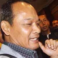 Azirwan Dituntut 3 Tahun Plus Denda Rp 150 Juta