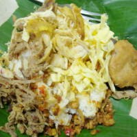 Nasi Komplet yang Bikin Ketagihan