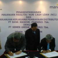Mandiri Tawari Semen Gresik Pinjaman Rp 4 Triliun