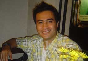 Adjie Pangestu Bagi Dua Pendidikan Anak