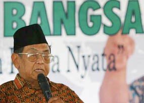 Menangkan Muhaimin, Gus Dur Sebut Andi Mattalatta Penipu