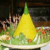Tumpeng Cantik dan Lezat