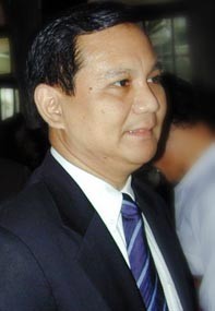 Iklan Prabowo Pakai OST Pearl Harbour Sebab Ingin Kembali ke UUD 45