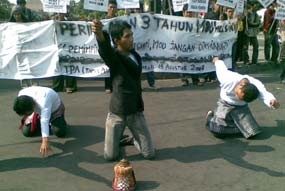 Mahasiswa Aceh Menari Peringati 3 Tahun MoU Helsinki