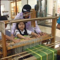 Belajar Tenun Sampai Membatik di Mall 