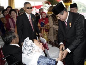 Gus Dur: Kita Bedakan Tugas Negara dan Pribadi