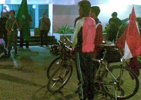Bersepeda 17 Hari, 2 Mahasiswa Disawer Uang Din Syamsudin
