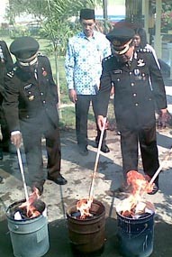 Depkum HAM Musnahkan Ratusan Handphone Milik Napi