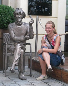 Menjual Pesona Patung Artistik 