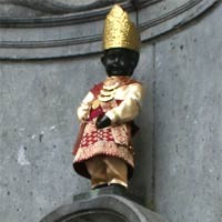 Manneken Pis Berbusana Lampung, Indonesia Raya Bergaung