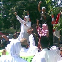 Ratusan Calhaj Geruduk PTUN
