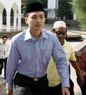 Anwar Diminta Jelaskan Kenapa Ajak Saiful ke Luar Negeri