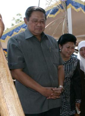 SBY Minta Pemda Tidak Berlebihan Mencari Pendapatan