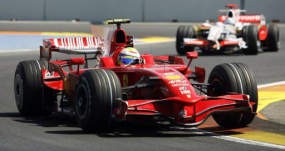 Duel Memalukan Massa dengan Sutil