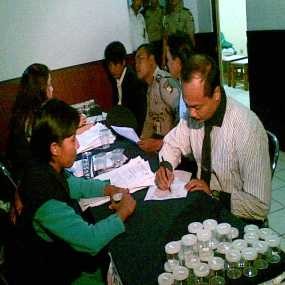 Kapolres Jakarta Selatan dan Anak Buah Jalani Tes Narkoba