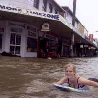 Korban Banjir Bandang Selamat Berkat Internet