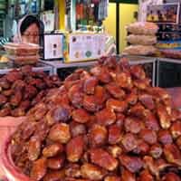 Jelang Puasa, Penjual Kurma Mulai Bermunculan