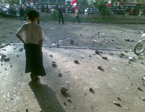 Perang Batu Pecah di Depan RSCM