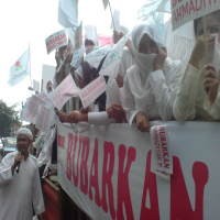 Massa FPI Demo, Istana Jadi Lautan Putih