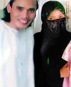 Istri Amrozi Pasrah Dengan Takdir yang Diterima Suaminya