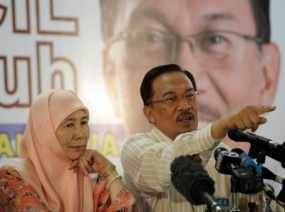 Anwar Diambil Sumpahnya Sebagai Anggota Parlemen Malaysia