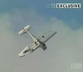 Pesawat Tabrak Rumah & Sekolah, Pilot Pemula Tewas