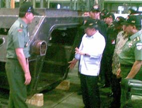 JK Sentil TNI Soal Penggunaan Alat Militer 